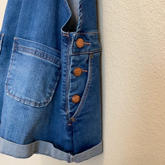Stretchy Short blue Jean overalls with brass buttons criss cross spaghetti strap - Picture 3 of 6